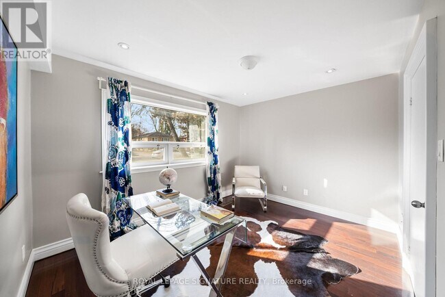 Building Photo - 217 Altamira Rd