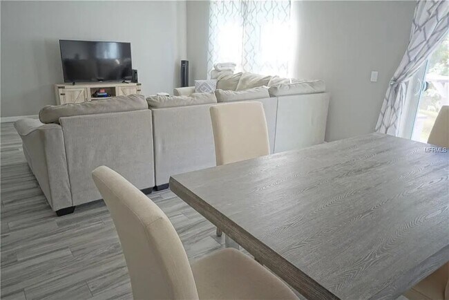 Foto del edificio - 6406 Sanctuary Creek Ln