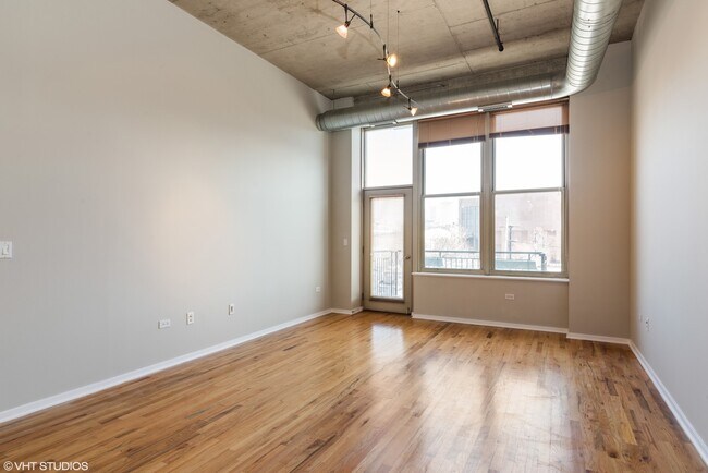 Building Photo - 6 S Laflin St