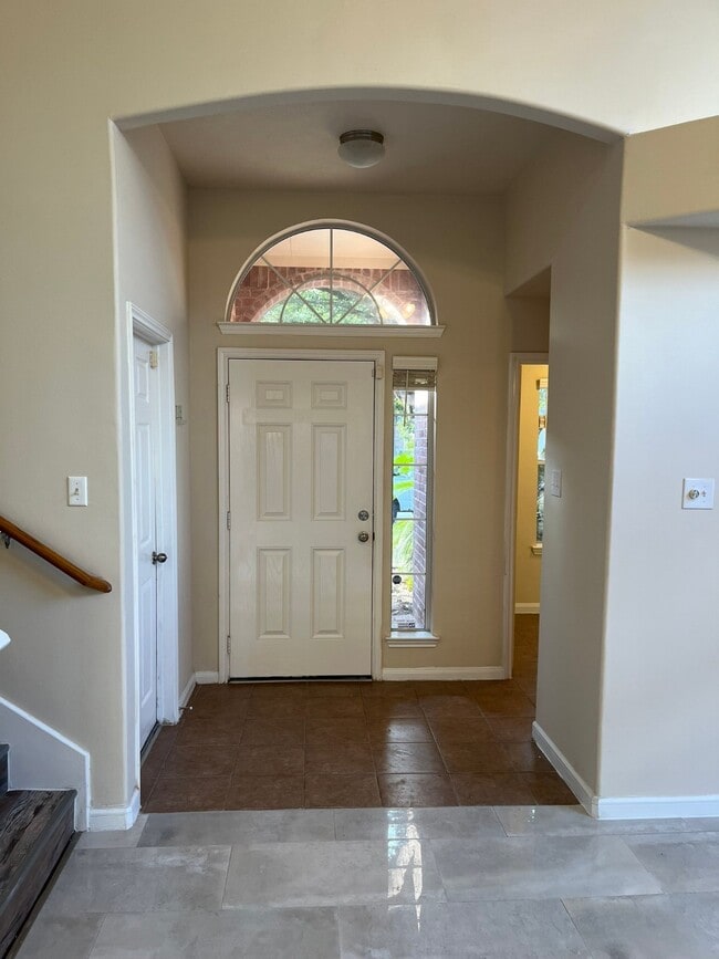 Building Photo - 21650 Falvel Sunset Ct