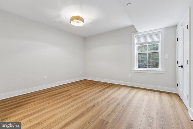 Foto del edificio - 6101 Berkshire Dr
