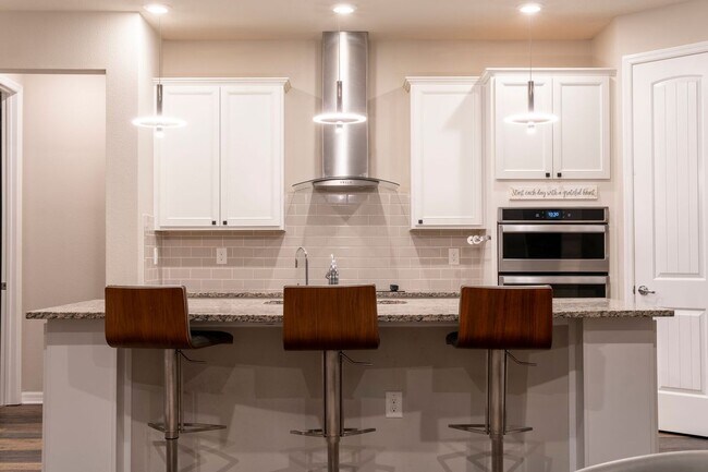 Building Photo - 7465 Yale Harbor Dr