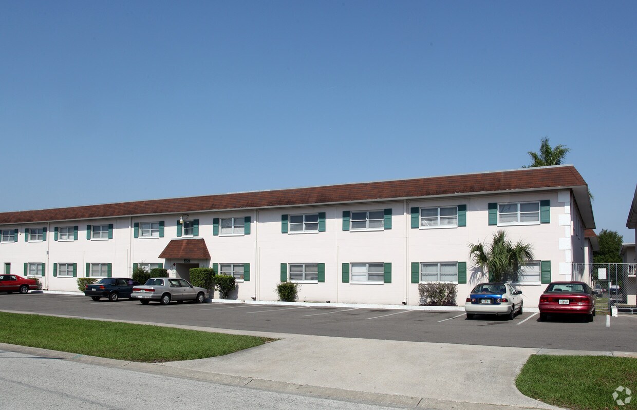 Lennox Court Regency Apartments Clearwater Fl Apartments Com