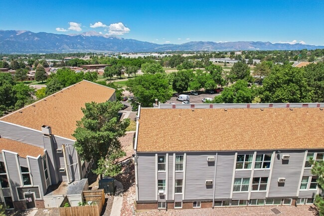 Building Photo - The Montecito Apartments