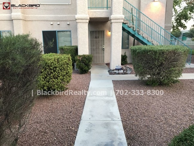 Building Photo - 1575 W Warm Springs Rd