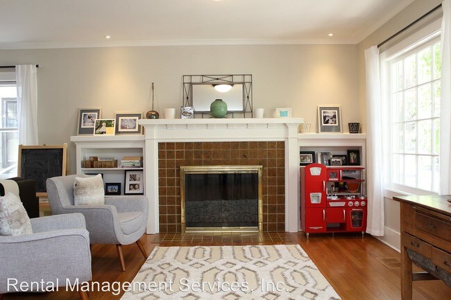 Building Photo - 3 br, 2 bath House - 2556 NW Pettygrove St.