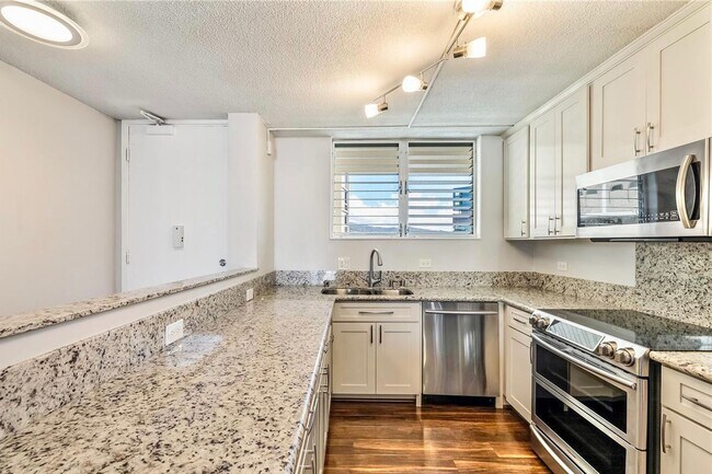 Foto del edificio - Great Location Awesome View and Amenities | 2-Bed 2-Bath 1-Parking