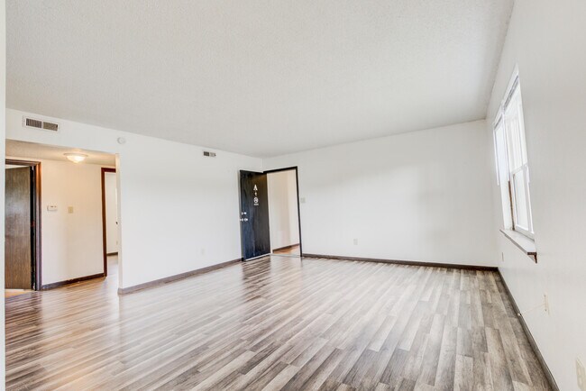 Foto del edificio - 406 W Southampton Dr