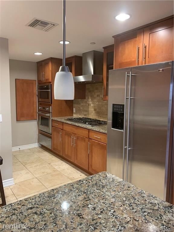 Foto del edificio - 2 br, 2 bath Condo - 423 Arnaz Dr Apt 302