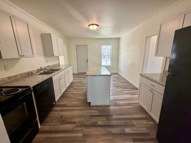 Foto del edificio - 5 bed 2 bath Single Family Home in Wausau