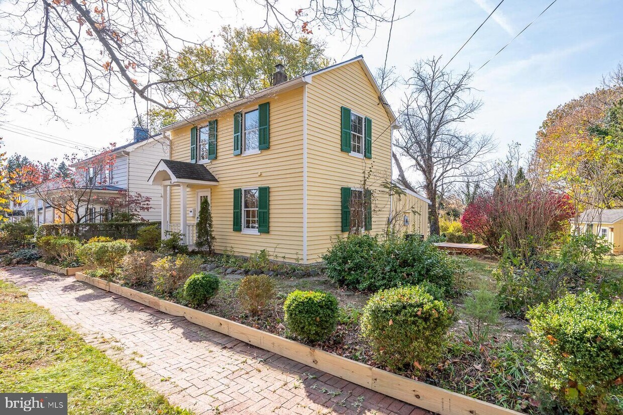 Primary Photo - 632 S Samuel St