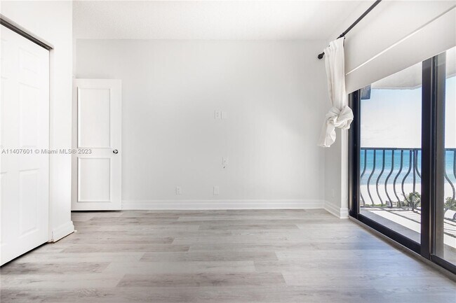 Building Photo - 5415 Collins Ave