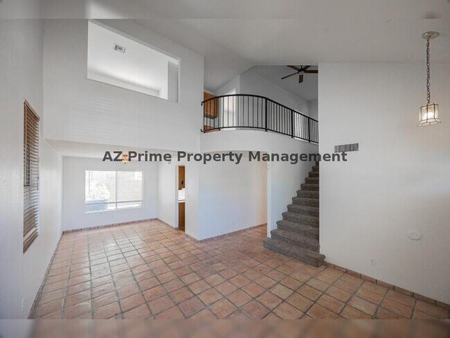 Building Photo - 489 W Carmen St