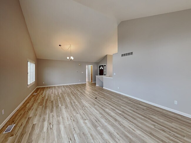 Building Photo - 8981 Sunset Ridge Ct
