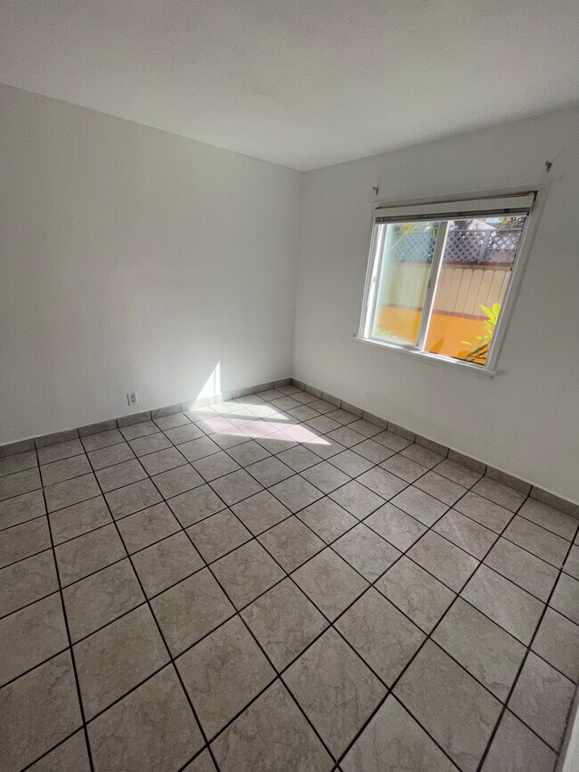 bedroom - 222 N Florence St