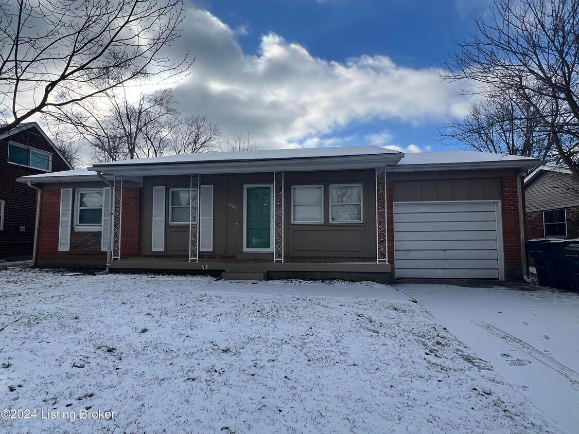 2709 Gleeson Ln, Louisville, KY 40299 House Rental in Louisville, KY