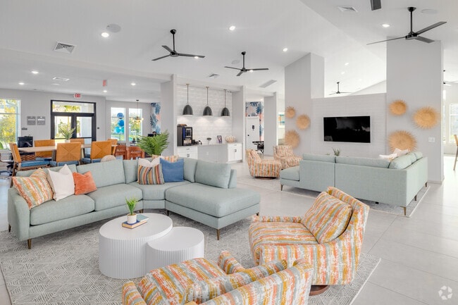 Clubhouse Lounge - Tailor Apartments