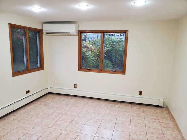 Family Room or 3rd bedroom - 169 Bolmer Ave