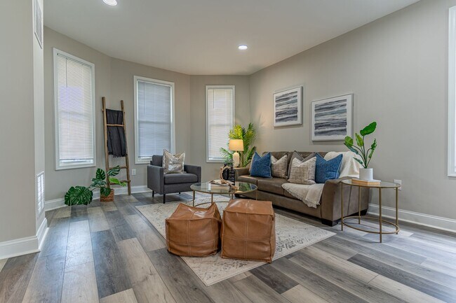 Foto del edificio - Spacious 6-Bedroom Home – Perfect for Large Families or Groups!