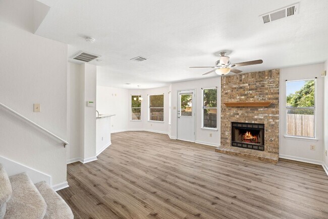 Foto del edificio - 1202 Green Terrace Dr