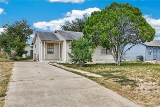 Building Photo - 20 Quince Ave