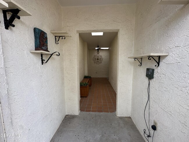 Foto del edificio - 724 Espada Dr