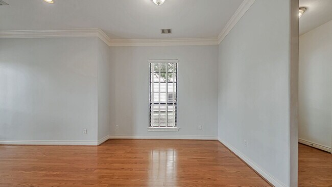Foto del edificio - 9134 Lakes At 610 Dr