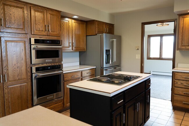 Huge kitchen with tons of storage and updated appliances - 153 Skyline Dr.