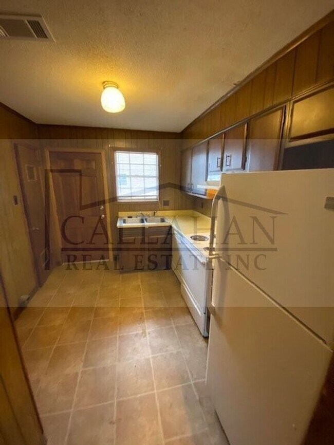 Building Photo - Sherwood 2 Bedroom