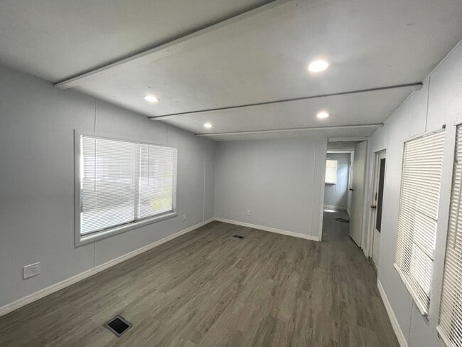 Building Photo - 5316 53rd Ave E