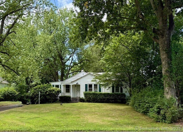 Foto principal - 393 S Meriden Rd