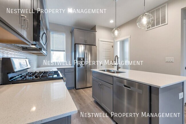 Foto del edificio - 5861 W Lake Ave