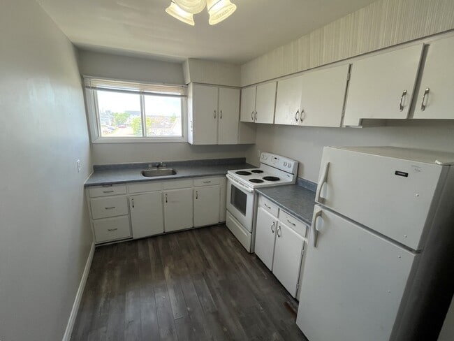 Building Photo - 34 Verdun St