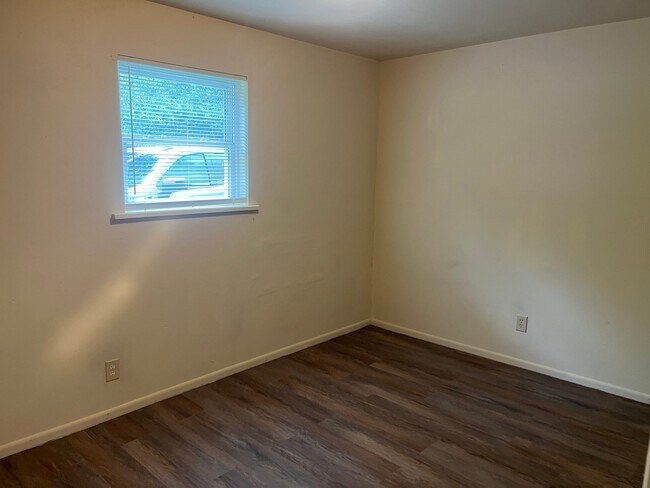 Foto del edificio - 1364 Gormans Ln