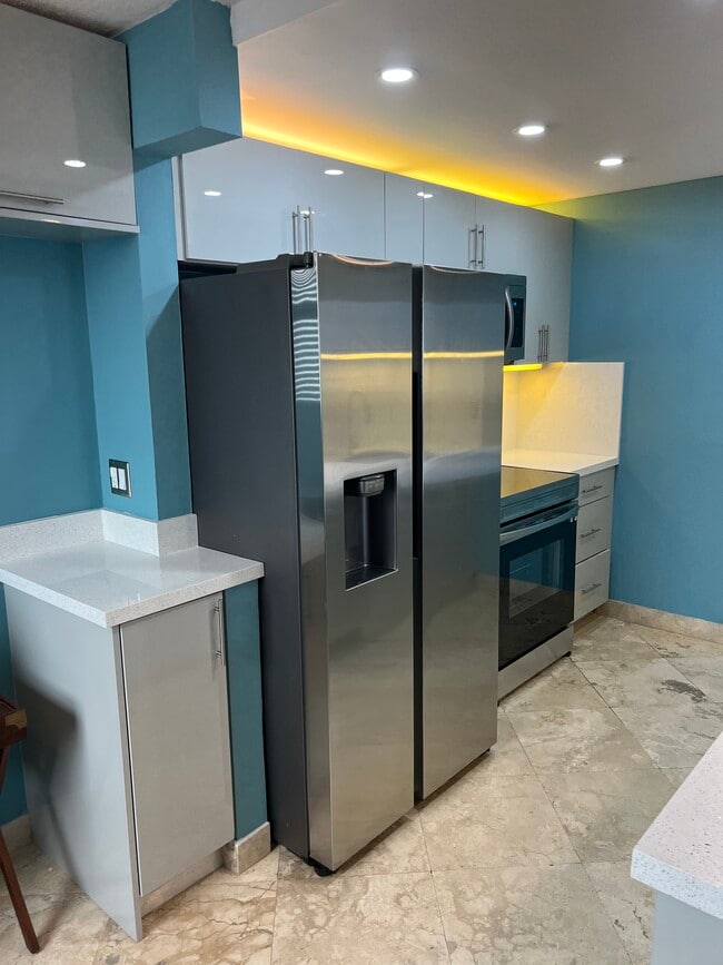 New appliances. - 1658 Bay Rd