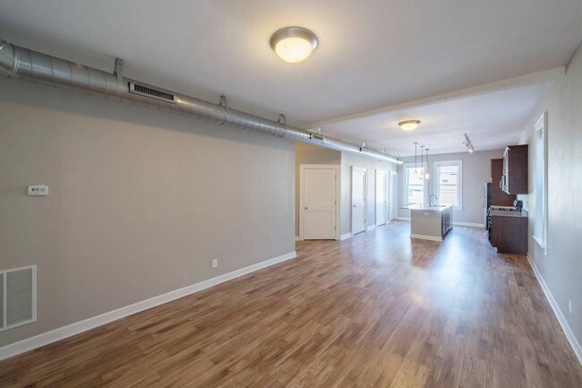 Foto del edificio - 2507 S Howell Ave