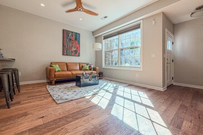 Foto del edificio - 190 E Gay St