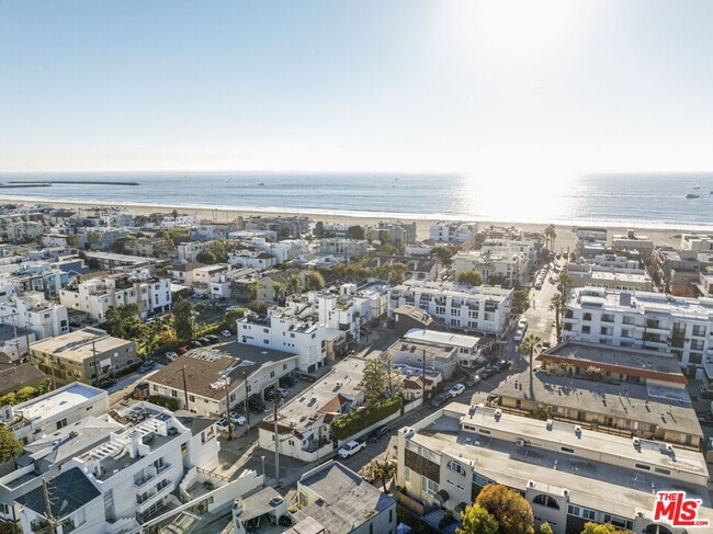 Foto del edificio - 126 Driftwood St