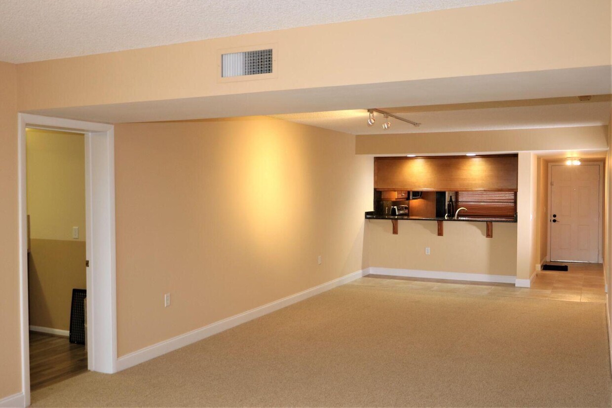 Foto principal - 3507 Village Blvd