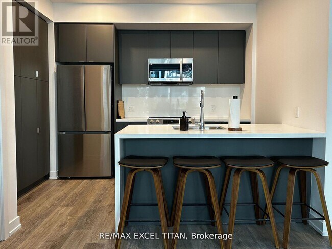 Photo du bâtiment - 415 Sea Ray Ave