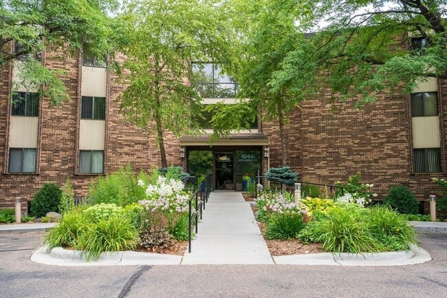 Main Entrance - 10441 Greenbrier Rd