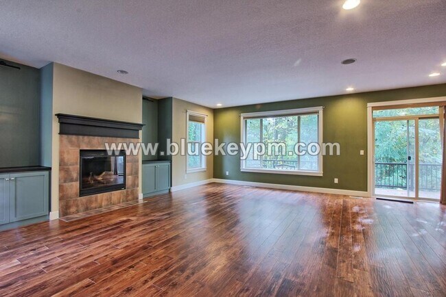 Foto del edificio - 5 Bedroom, 3.5 Bathrooms on a Culdesac, Wa...