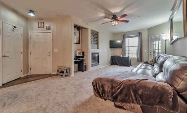 Foto del edificio - 2875 Blue Sky Cir