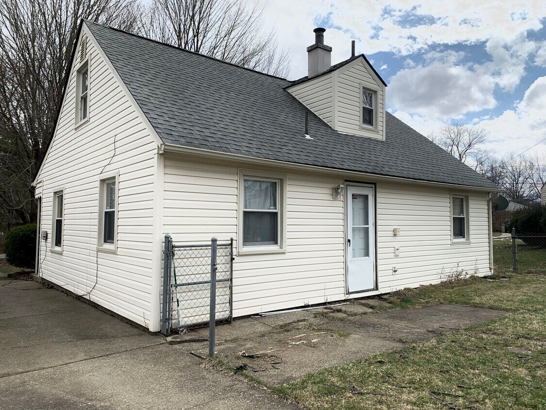 3810 Oakleigh Ave, Austintown, OH 44515 House Rental in Austintown, OH