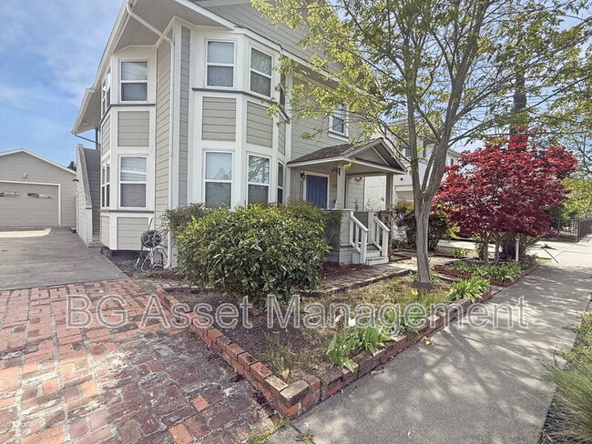 Building Photo - 2359 Prune St