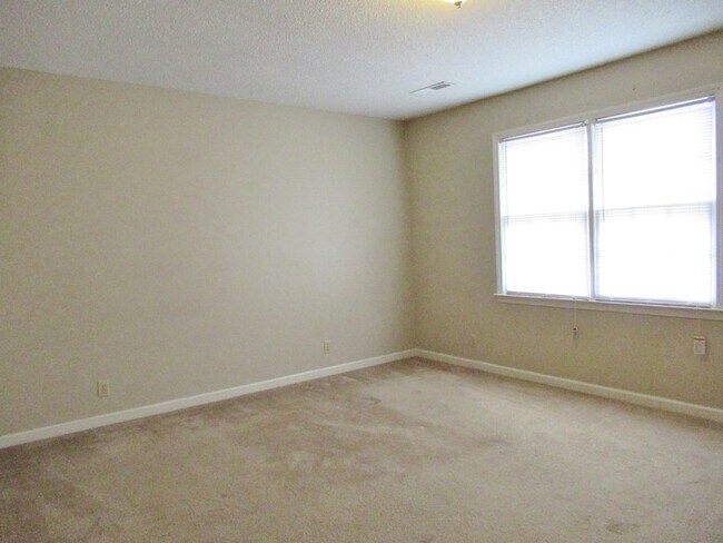 Building Photo - 40 Hackberry Ct