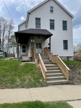 Building Photo - 167 Oak St