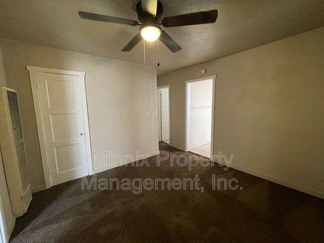 Building Photo - 2216 S Polk St