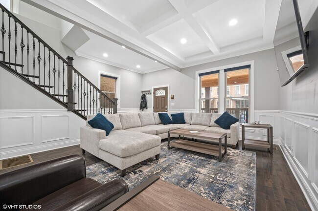 Foto del edificio - 2425 W Lexington St