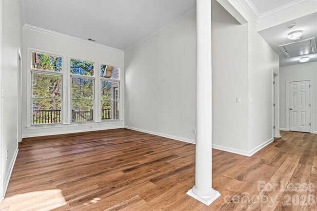 Foto del edificio - 8937 McDiarmid Ln